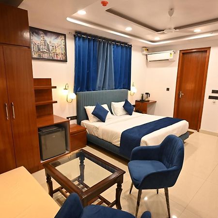 Hotel Down Town Paschim Vihar Дели Экстерьер фото