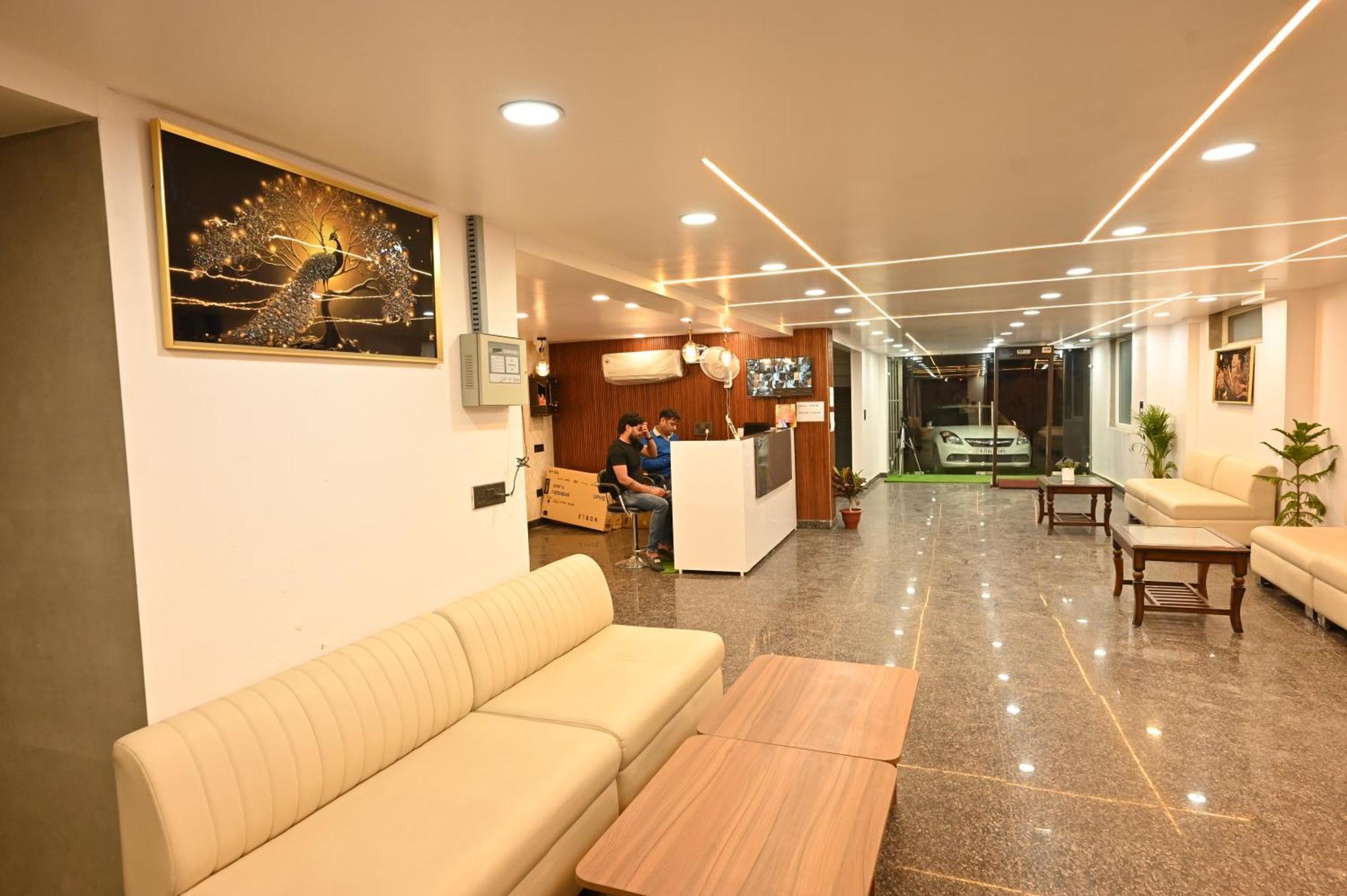 Hotel Down Town Paschim Vihar Дели Экстерьер фото