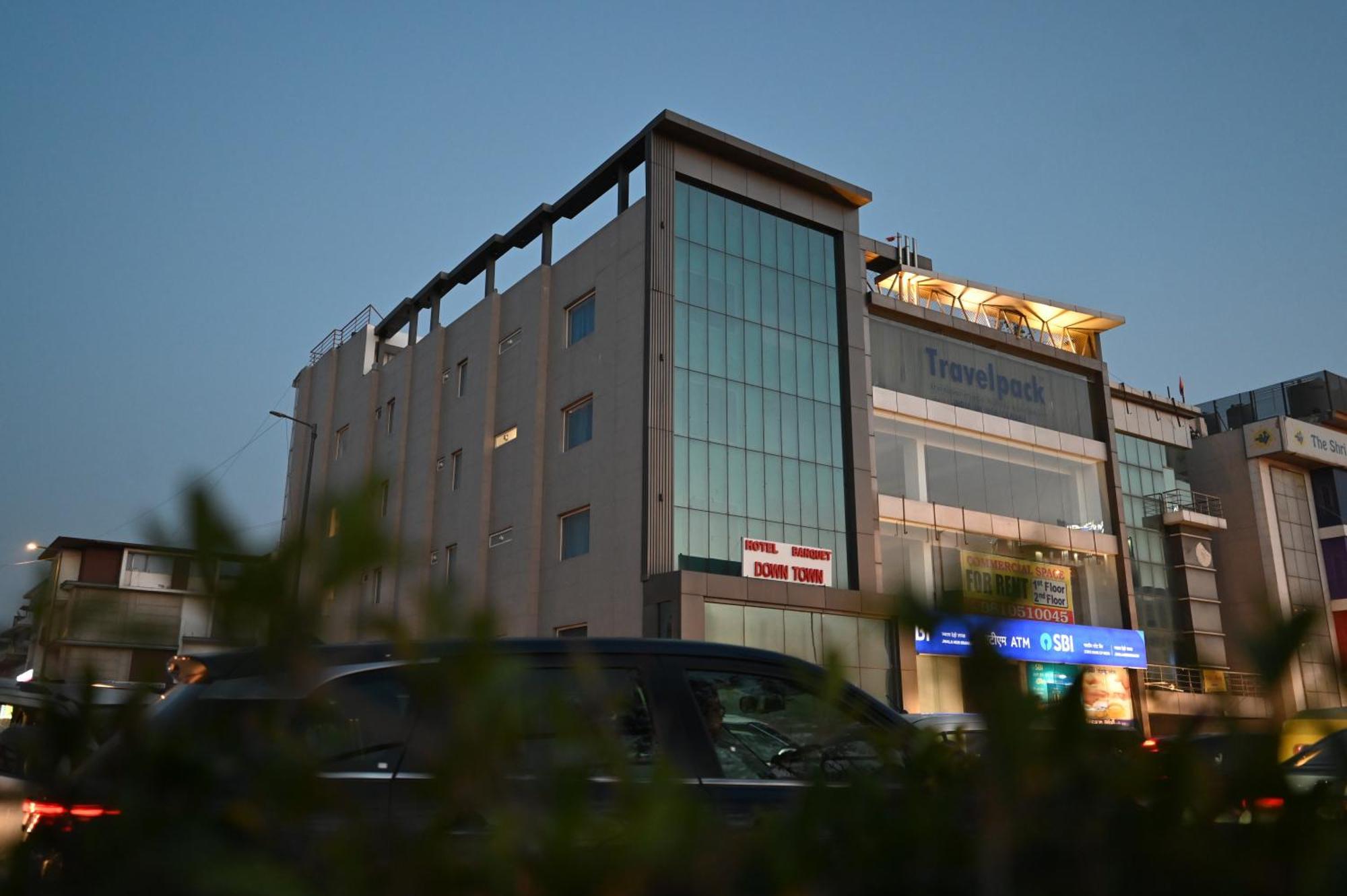 Hotel Down Town Paschim Vihar Дели Экстерьер фото
