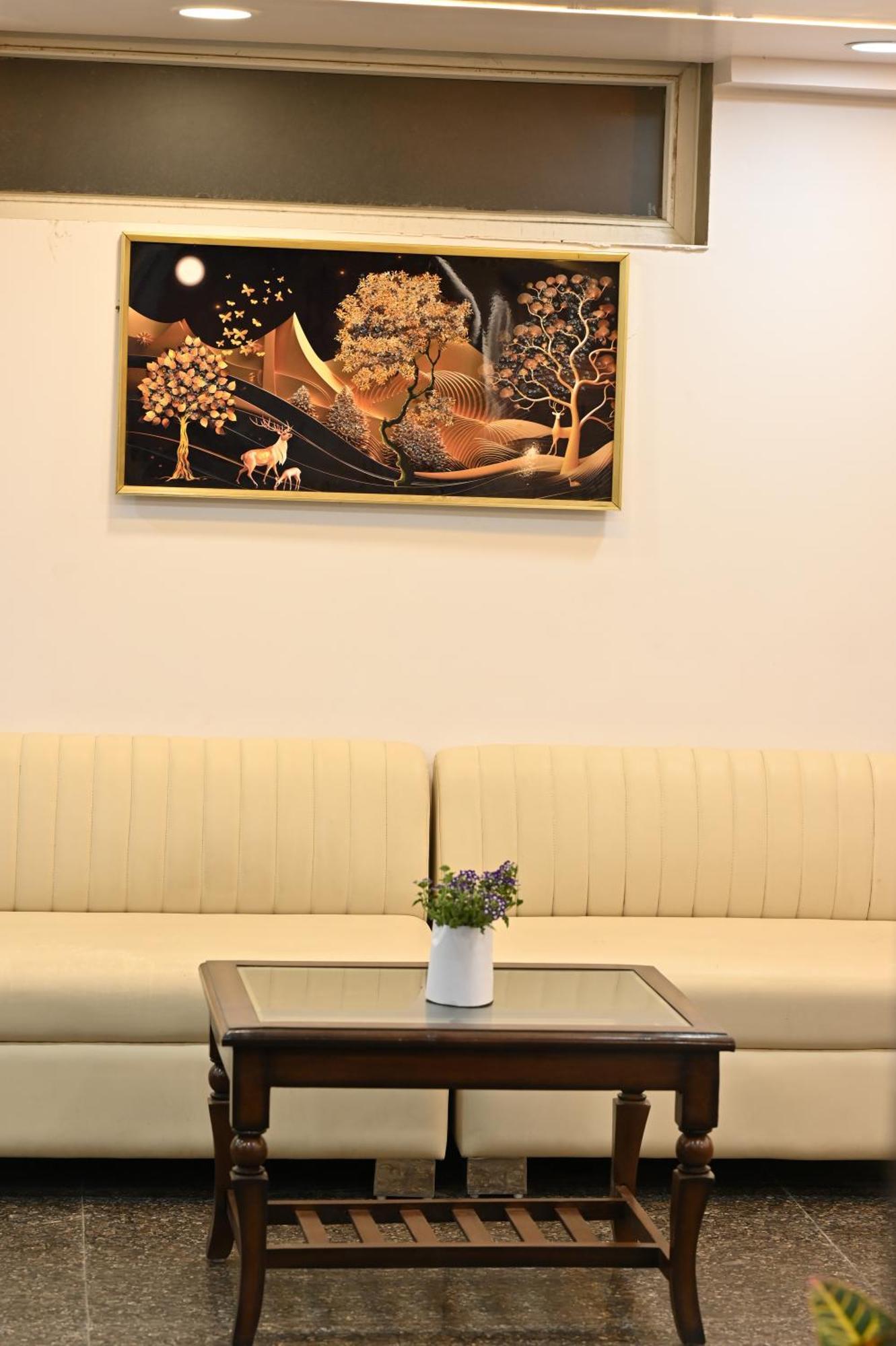 Hotel Down Town Paschim Vihar Дели Экстерьер фото