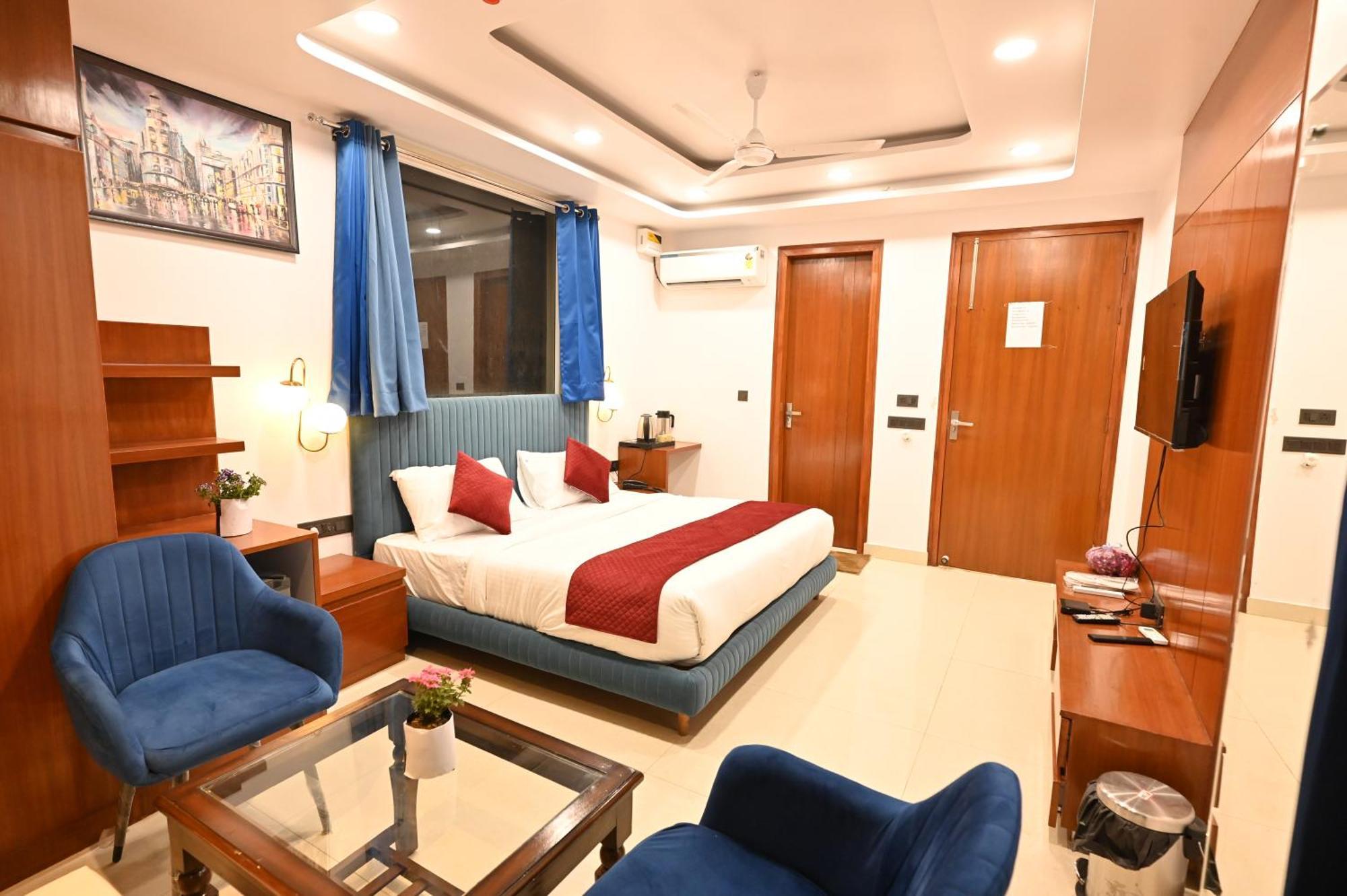 Hotel Down Town Paschim Vihar Дели Экстерьер фото