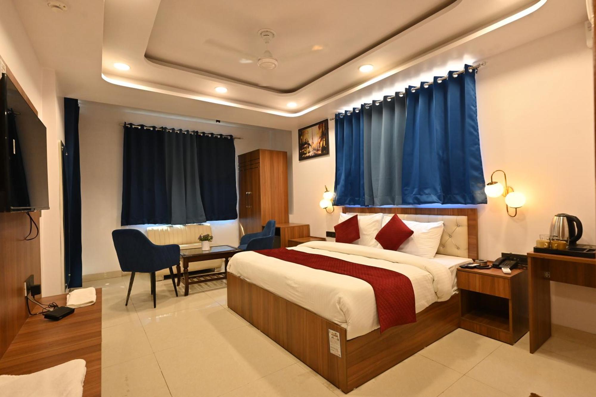 Hotel Down Town Paschim Vihar Дели Экстерьер фото