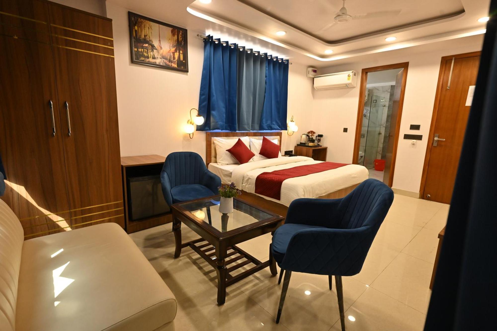 Hotel Down Town Paschim Vihar Дели Экстерьер фото