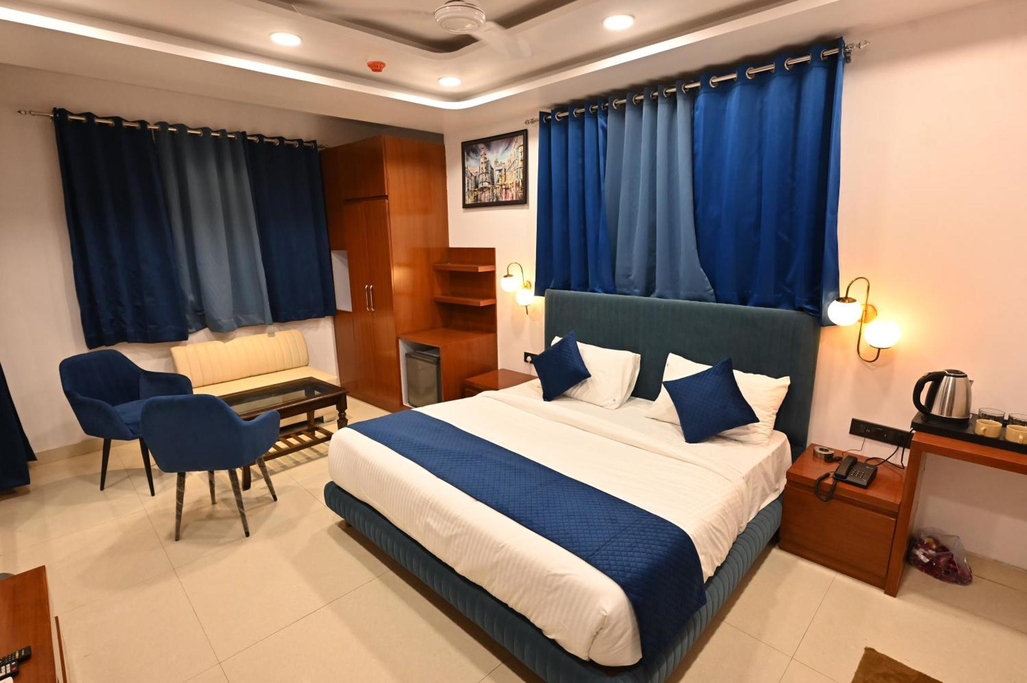 Hotel Down Town Paschim Vihar Дели Экстерьер фото