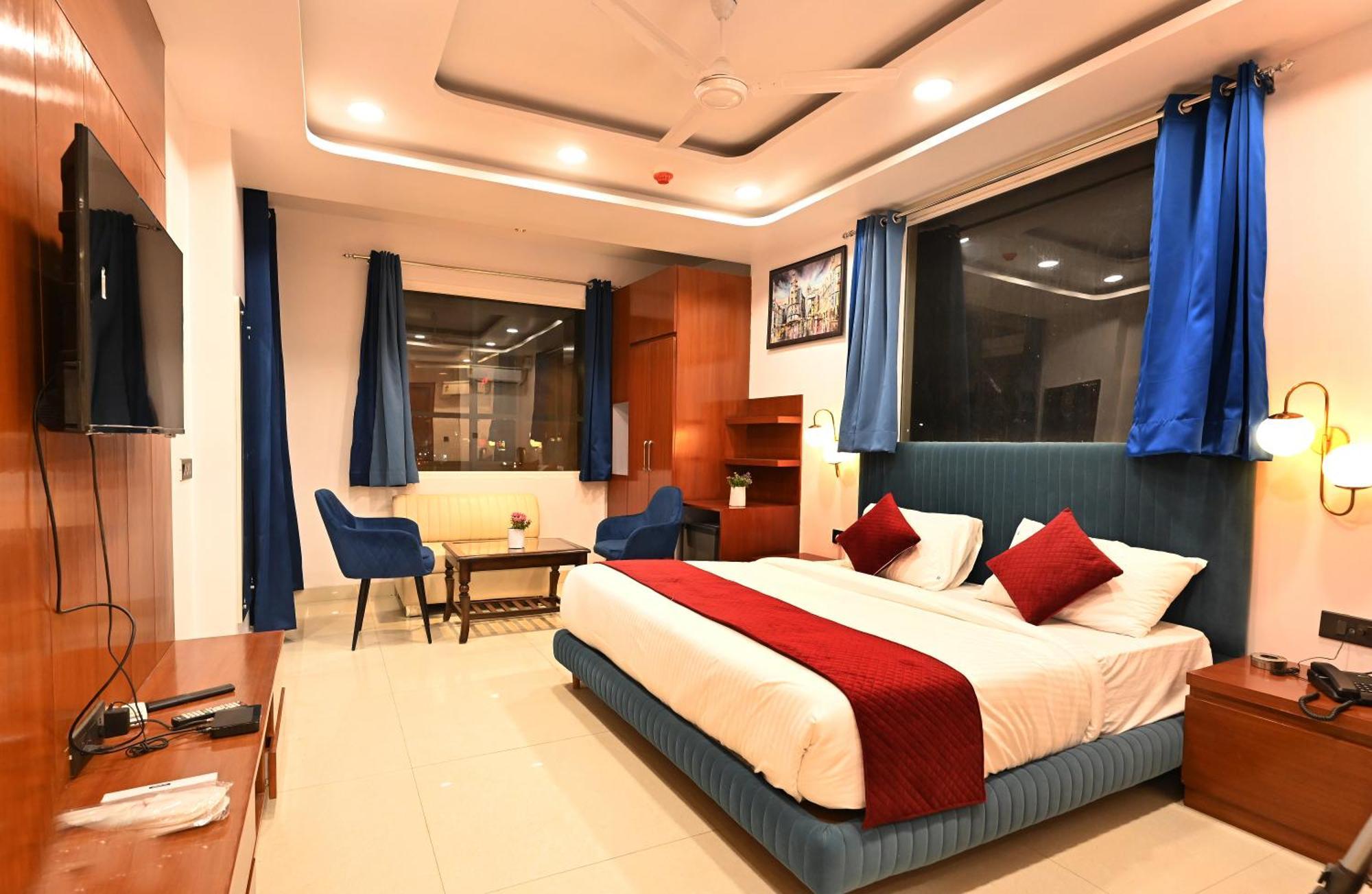 Hotel Down Town Paschim Vihar Дели Экстерьер фото