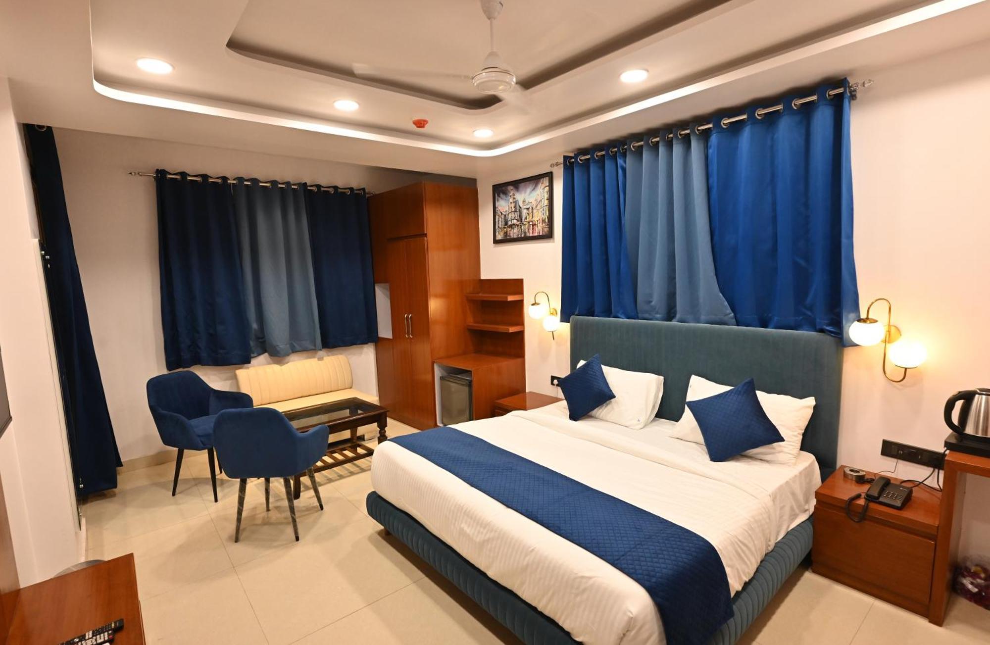Hotel Down Town Paschim Vihar Дели Экстерьер фото