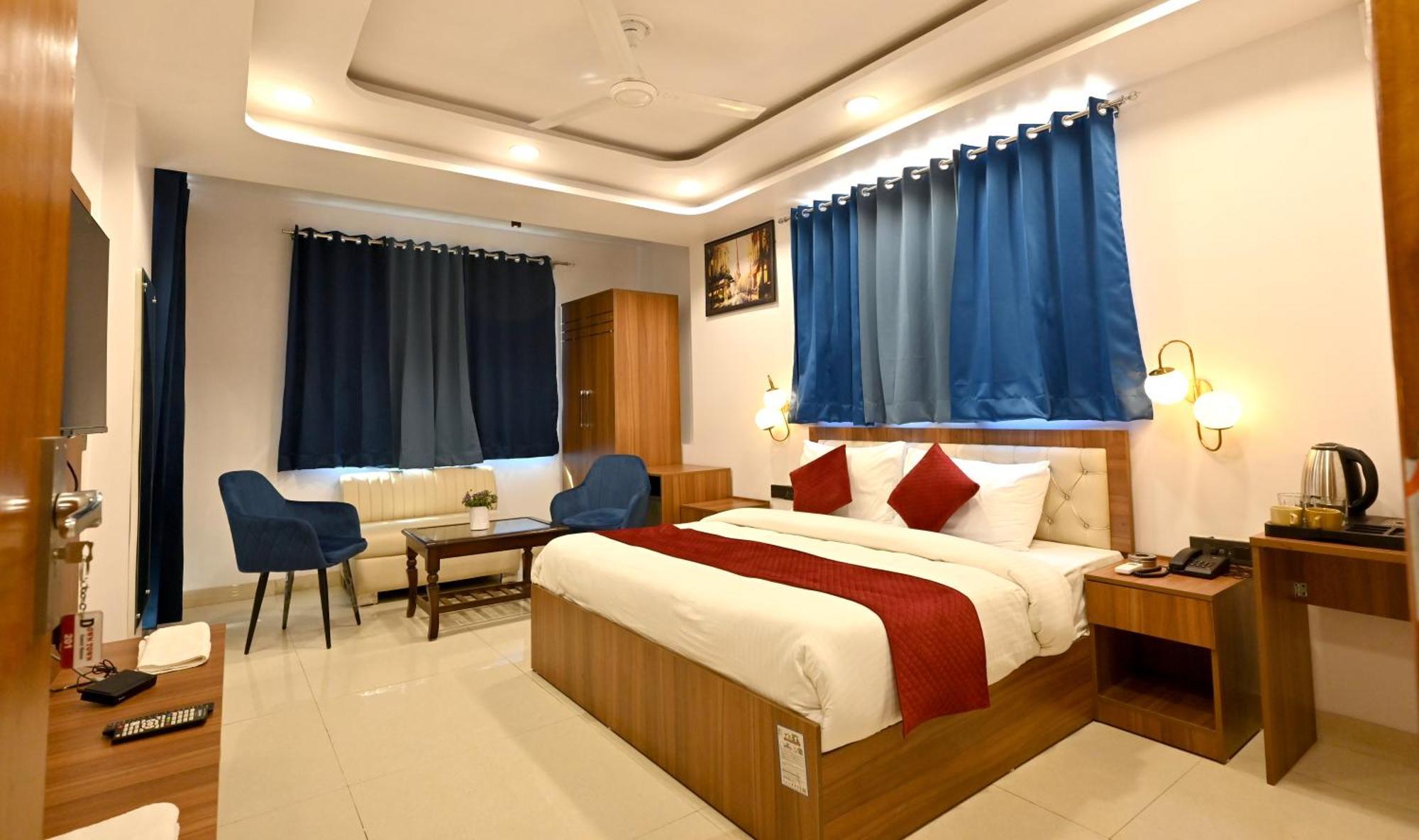 Hotel Down Town Paschim Vihar Дели Экстерьер фото