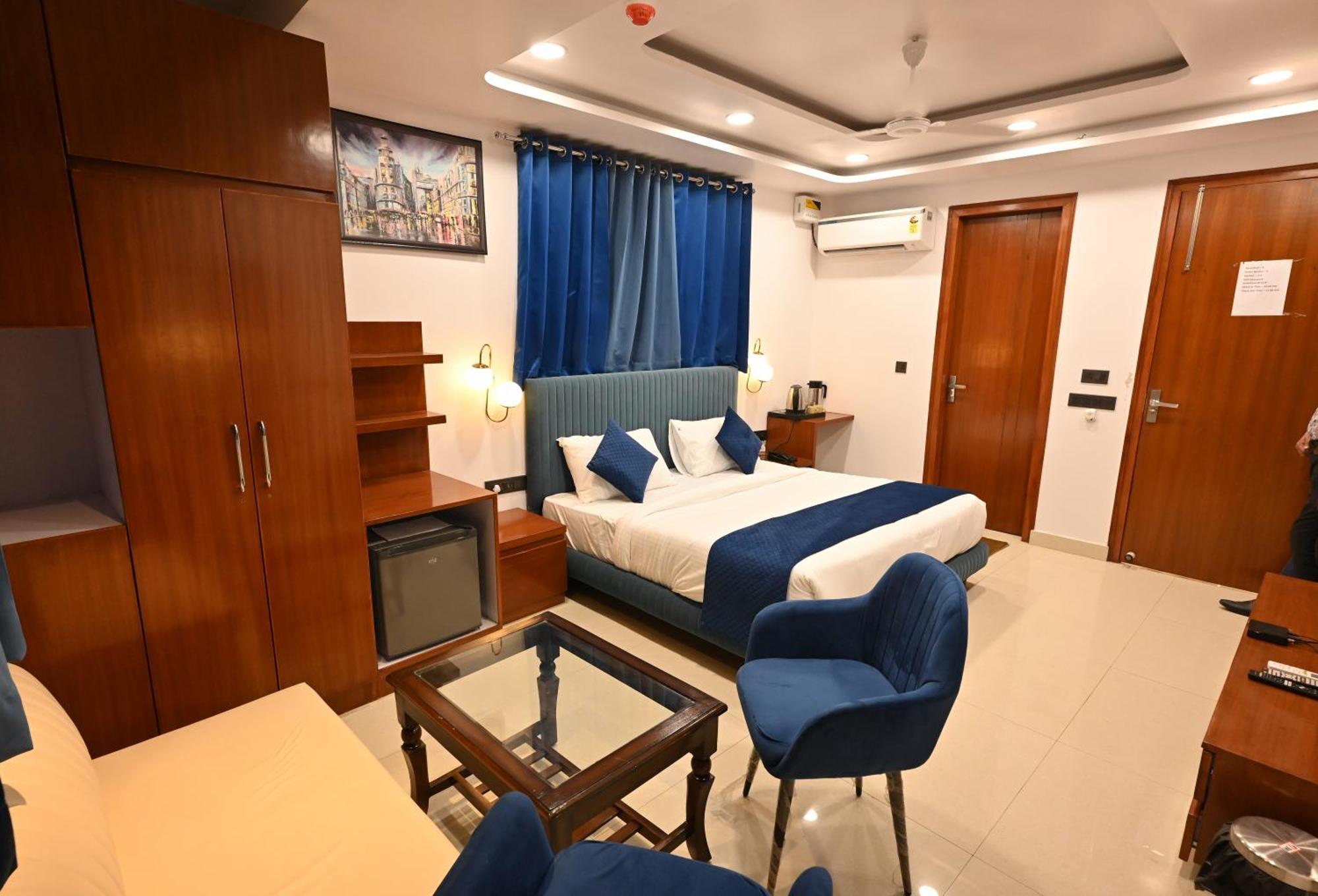 Hotel Down Town Paschim Vihar Дели Экстерьер фото