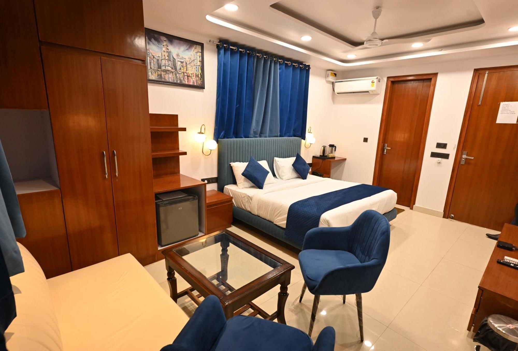 Hotel Down Town Paschim Vihar Дели Экстерьер фото